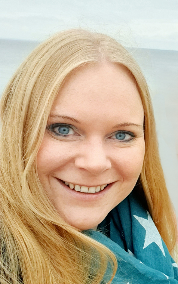 Christine Ehmke - Grafikdesignerin, Dozentin, Musikerin und Autorin aus Reinbek bei Hamburg.